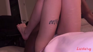 Смотри Dirty Talk Sluts In Luv: Junebug & Teddie - лучшее порно на YOUPORN.ZONE