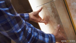 Смотри Danny D Pulls Out Cumshot On Sara's Natural Tits Cleanup - лучшее порно на YOUPORN.ZONE