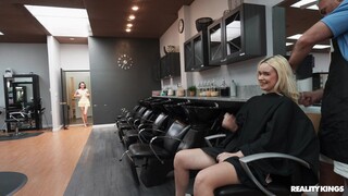 Смотри Salon Sex with American Man - лучшее порно на YOUPORN.ZONE