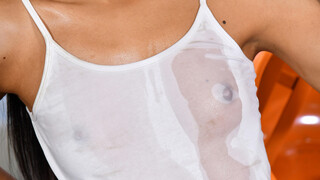Смотри Lia Lin's Client Loves Her Small Tits and Slim Body - лучшее порно на YOUPORN.ZONE