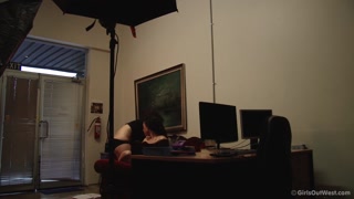 Смотри Audrey's Hot Photoshoot Behind The Scenes Action - лучшее порно на YOUPORN.ZONE