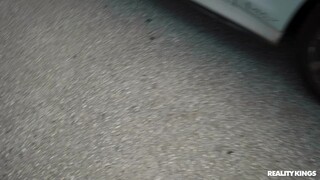 Смотри  Parking Lot Ballerina Fuck  - лучшее порно на YOUPORN.ZONE
