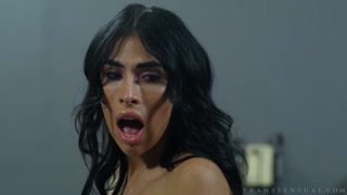 Смотри Athletic TS Avery Lust Takes a Big Cock - лучшее порно на YOUPORN.ZONE