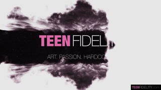 Смотри Ryan Madison fucks teen Kaia Martin hard - лучшее порно на YOUPORN.ZONE