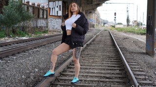 Смотри Outdoor Anal on the Tracks - лучшее порно на YOUPORN.ZONE