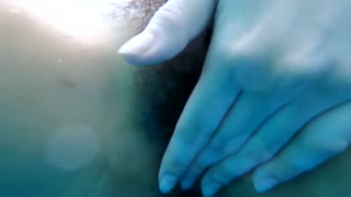 Смотри Sexy Brunette Kahlisa Strokes Her Curves - лучшее порно на YOUPORN.ZONE