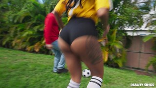Смотри Outdoor pile driver from behind on bubbly butt in socks - лучшее порно на YOUPORN.ZONE
