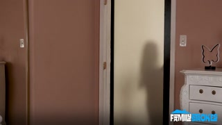 Смотри Pervy Step-Uncle and Petite Haley's Nightmare - лучшее порно на YOUPORN.ZONE