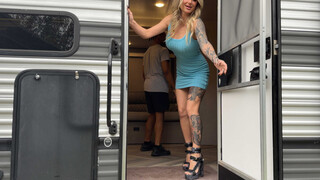 Смотри Blonde Anastasia's Blue Eyes Sparkle with Cum - лучшее порно на YOUPORN.ZONE