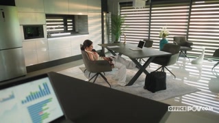 Смотри Petite Office Affairs with Sophie Weber - лучшее порно на YOUPORN.ZONE