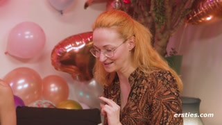 Five Friends, One Dare: Tattoo, Piercing, and Fun - бесплатное секс видео YOUPORN.ZONE