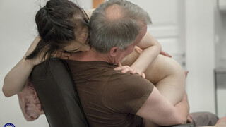 Смотри Stepdad Steve Fucks Teen Vera V. Doggystyle - лучшее порно на YOUPORN.ZONE