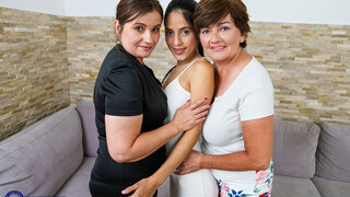 Смотри Helen Star's Tattooed Body Gets Fucked by Suzanne and Sisi - лучшее порно на YOUPORN.ZONE