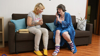 Смотри Threesome Frenzy: Granny Sharon Amore, Nadine, and Martin Spell - лучшее порно на YOUPORN.ZONE