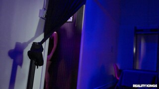 Смотри In the Club: VIP Heat with Cami Strella - лучшее порно на YOUPORN.ZONE