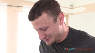 Смотри Stepdad's Workout Gets Hot with His Big Ass Stepdaughter - лучшее порно на YOUPORN.ZONE