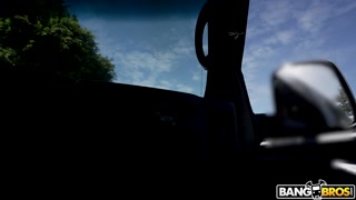 Смотри Filthy Rich Fucks Petite Alexis James in Car & Bus Scenes - лучшее порно на YOUPORN.ZONE