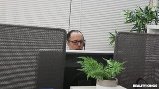 Смотри  Late Night Office Encounter - лучшее порно на YOUPORN.ZONE