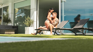 Liam and Mina's Outdoor Adventure - бесплатное секс видео YOUPORN.ZONE
