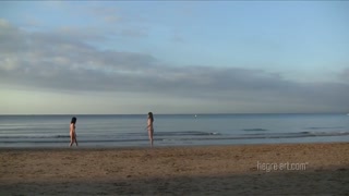 Смотри Louise Louellen - Skinny Brunette Gets Pounded on the Shore - лучшее порно на YOUPORN.ZONE