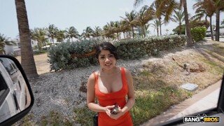 Смотри  Ace Bigs Fucks Latina in Car  - лучшее порно на YOUPORN.ZONE