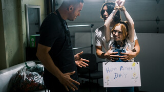 Смотри Skinny Redhead Wants to Play - лучшее порно на YOUPORN.ZONE