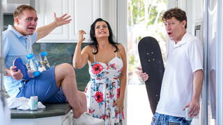 Смотри Wild in Suburbia: A 3-Part Scandal - лучшее порно на YOUPORN.ZONE