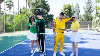 Смотри  Wild Tennis Adventures  - лучшее порно на YOUPORN.ZONE