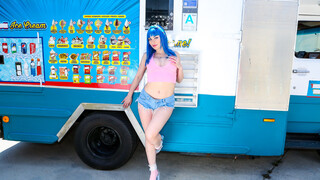 Смотри Mike's Ice Cream Dream - лучшее порно на YOUPORN.ZONE