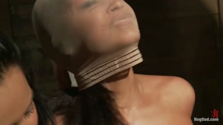 Смотри Skin Diamond & Isis Love in Extreme Rubber Band Bondage - лучшее порно на YOUPORN.ZONE