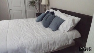 Смотри Facial for The Neighbor's Fiance after Blowjob - лучшее порно на YOUPORN.ZONE