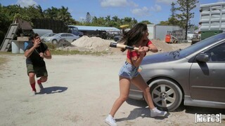 Смотри Athletic Brunette Takes on Hell - лучшее порно на YOUPORN.ZONE