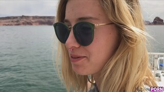 Смотри Blonde & Brunette Threesome – Hardcore Bikini Sex at Lake Powell - лучшее порно на YOUPORN.ZONE