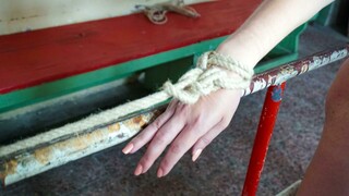 Смотри Big Titted Nikki Kiddle in a Tight Spot - лучшее порно на YOUPORN.ZONE