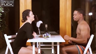 Смотри Mr. Entertainer Russel West Meets the Alluring Leah Rodriguez - лучшее порно на YOUPORN.ZONE