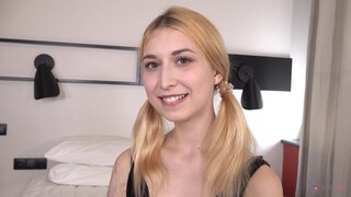 Смотри Skinny Blonde Iris Kiss Kiss - First DP & Rough Anal Gape - лучшее порно на YOUPORN.ZONE