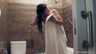 Shy hairy girl gets naked in shower - бесплатное секс видео YOUPORN.ZONE