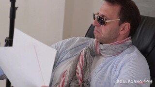 Смотри Nick Lang and Mike Angelo Share Teen Jay Dee in Threesome - лучшее порно на YOUPORN.ZONE