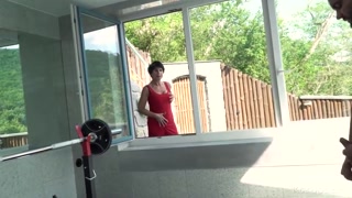 Смотри Granny Petra T in Heels Handles Big Dick - лучшее порно на YOUPORN.ZONE