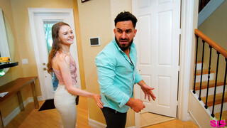 Смотри Stepsister's Small Tits Bounce During Blowjob - лучшее порно на YOUPORN.ZONE