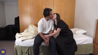 Смотри Japanese MILF Ayumu Handjob & Deepthroat Compilation - лучшее порно на YOUPORN.ZONE