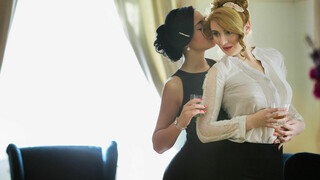 Смотри Lesbian Fun with Eva and Anna - лучшее порно на YOUPORN.ZONE